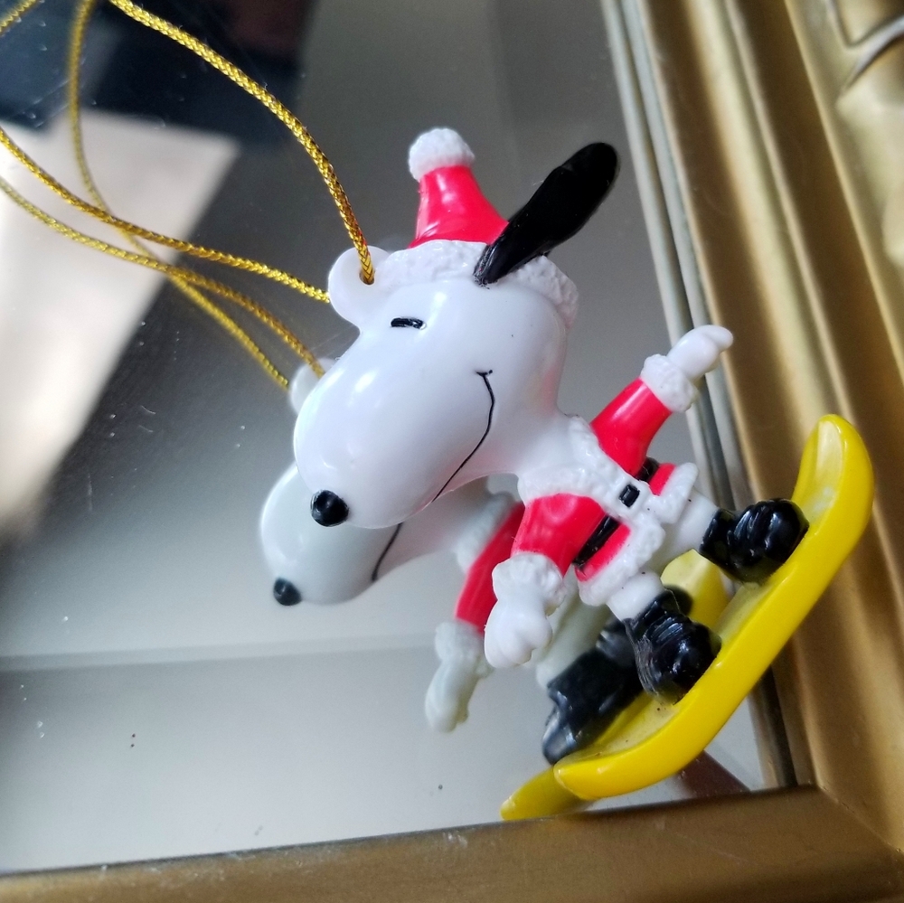 ❗Vintage Snoopy on Snowboard Ornament❗